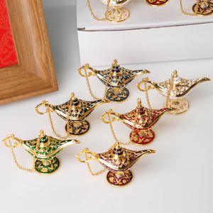 Lampe Aladdin en laiton sculpté, finition dorée, design rétro, décoration de table, lampe Aladdin Chirag, style arabe, best-seller. - Product Image 2