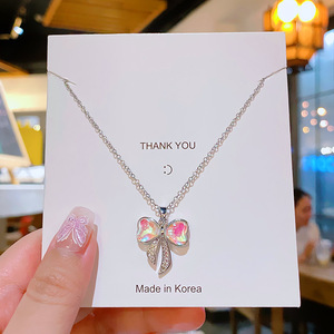 Collier en cristal anti-ternissement Resoul avec pendentif fleur délicat et tendance, bijoux de mode en gros pour femmes - Product Image 4