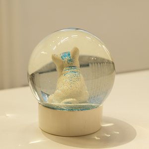 Tùy Chỉnh Nhựa Thủ Công Mỹ Nghệ Sơn Nhựa Nước Globe Dog Quả Cầu Tuyết Cho Trang Trí Nội Thất Thiết Kế Thương Hiệu - Product Image 3