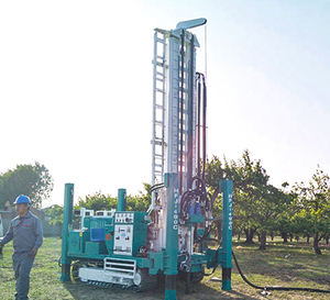 Machine de forage de puits d'eau hydraulique série <span class=keywords><strong>HFJ</strong></span> 260m 360m 460m 560m, fabricant de plateformes de forage minières à vendre - Product Image 2