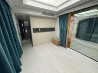 Maison-conteneur modulaire préfabriquée en métal respirant Capsule spatiale Immeuble de bureaux Hôtel Cabine pour camping Petite villa Maison