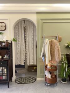 <span class=keywords><strong>Porte</strong></span>-<span class=keywords><strong>manteau</strong></span> sur pied mobile en bois au <span class=keywords><strong>design</strong></span> rétro pour salon, automne-hiver - Product Image 2