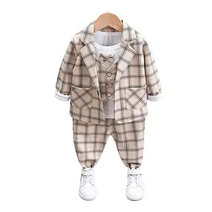 2024 מכירה חמה אביב סתיו חליפת תינוק פורמלית חזייה חולצת טריקו משובצת בלייזר מכנסיים שלושה חלקים ילד ילד סט בגדי