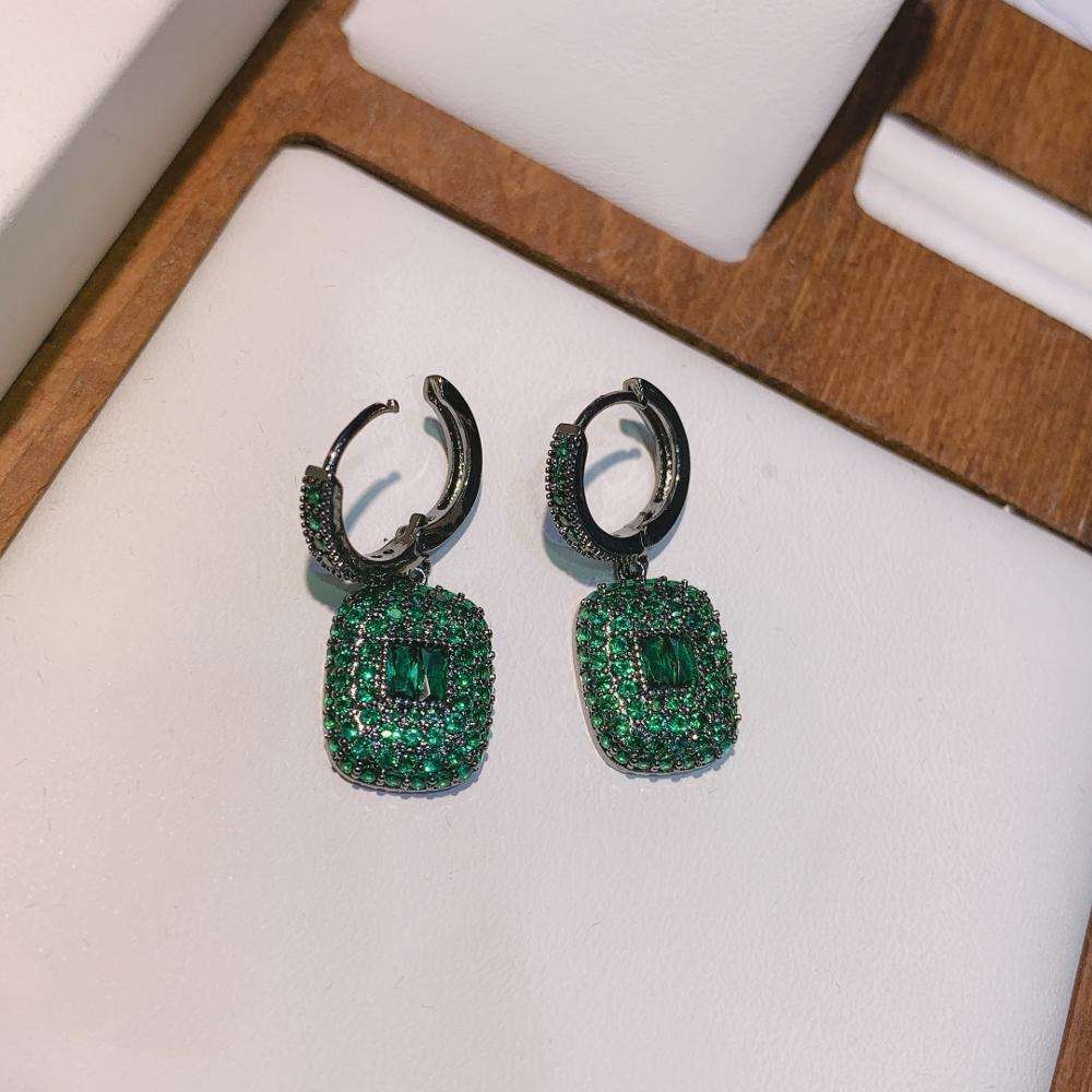 สีเขียว