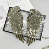 Vente en gros de patchs brodés de sequins en forme d'aile avec bordure en dentelle assortie pour la décoration de vêtements et accessoires de robe