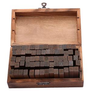 70 peças de madeira mini selos de alfabeto pintados letras de madeira para decoração modelo pintura - Product Image 2