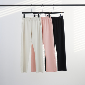 <span class=keywords><strong>Pantalon</strong></span> large en coton Air Layer effet seconde peau pour femme, taille haute, effet ventre plat, coupe droite, doux, pour le yoga et la détente, avec logo personnalisé - Product Image 4