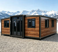 Cabane modulaire préfabriquée en 3 sections, finition bois, kit de montage rapide, maison de station alpine, structure en acier noir, double porte vitrée
