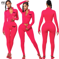 Ensemble de survêtement 2 pièces personnalisé pour femme avec logo, col montant, haut court zippé à manches longues et leggings taille haute, tenue de sport assortie pour le fitness
