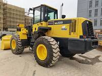 Chargeuse sur pneus KOMATSU WA320-5 d'occasion, modèle 2024, charge nominale de 4000 kg, moteur de 124 kW, faible nombre d'heures de fonctionnement, 100% d'origine japonaise