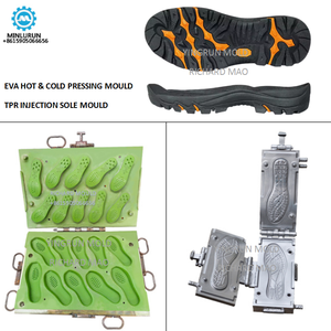 Semelle <span class=keywords><strong>de</strong></span> <span class=keywords><strong>chaussure</strong></span> <span class=keywords><strong>de</strong></span> football en EVA à crampons pour homme, légère, confortable, antidérapante et durable, pour extérieur - Product Image 4