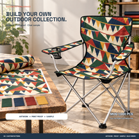 Chaise d'extérieur robuste pliable avec accoudoirs, porte-gobelet et motif logo personnalisé pour les expéditions de club – Vente en gros