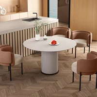 Chaise de salle à manger de luxe moderne de style italien chaise de salle à manger rembourrée en velours à dossier rond avec accoudoirs