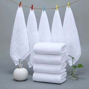 Serviette de toilette blanche personnalisée pour hôtel, petite, en coton 100% - Product Image 1