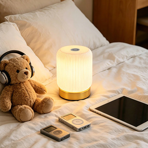 Lampe de table tactile <span class=keywords><strong>rechargeable</strong></span> nordique, veilleuse d'ambiance dorée pour la protection des yeux, ornement décoratif créatif 3D pour chambre à coucher et chevet - Product Image 3