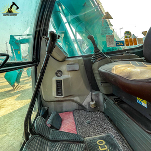 Bien mantenido con un motor potente y un funcionamiento suave para contratistas profesionales Excavadora usada KOBELCO SK135 - Product Image 4