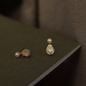 Orecchini Geometrici a Goccia Piccoli per Donne, Design Minimalista, Accessori per Orecchie da Indossare Ogni Giorno - Product Image 3