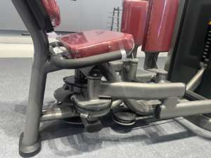 Venta caliente Máquinas de gimnasio Equipo de fitness comercial Abductor de cadera/Aductor Máquina de muslo interior y exterior - Product Image 5