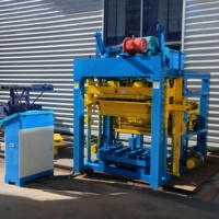 Machine de moulage de blocs mécaniques QTJ4-25 pour la fabrication de briques de construction en béton, de blocs creux et de pavés