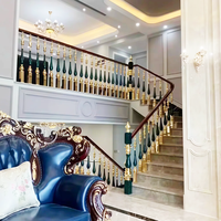 Colonne de Vase Personnalisée de Luxe Haut de Gamme pour Rampes d'Escalier Intérieures de Villa