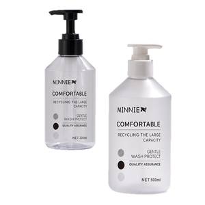 Botella de plástico Minnie Comfortable de 500 ml con bomba para envasar gel de ducha y loción - Product Image 1