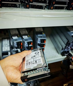 デル EMC 2.4TB 10K SAS 12G 2.5インチ サーバー用内蔵ハードドライブ - Product Image 3