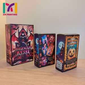 Jeu de tarot personnalisé de luxe avec des bords de cartes noirs et des illustrations vibrantes - Product Image 3