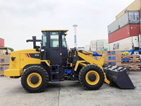 Chargeuse sur pneus CLG836 en stock, économe en énergie, forte traction pour l'alimentation en argile brute des briqueteries et les opérations de manutention de céréales en vrac en ferme