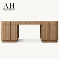 Bureau de direction élégant et moderne en chêne clair cannelé, 4 tiroirs sans poignées, coins arrondis, base sur socle, pour bureau à domicile, personnalisable OEM