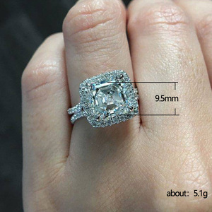 Anello scintillante con taglio quadrato per donna, elegante gioiello da dito alla moda - Product Image 2