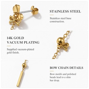 Boucles d'oreilles pendantes longues en acier inoxydable plaqué or 14K sous vide avec perles et chaîne en forme de barre - Product Image 4