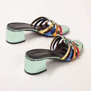 Y Grande Taille 42 Sandales à Talons Tissées Creuses pour Femmes, Mules à Gros Talon Anti-Dérapantes Tendance Féminine - Product Image 5