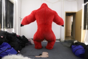 Costume de mascotte de <span class=keywords><strong>gorille</strong></span> rouge en peluche gonflable OEM de 2.6m nouveau personnage de conception pour King Kong inspiré de fête pour les costumes de films télévisés - Product Image 4