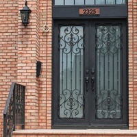 Porte extérieure à double battant pré-montée en fer forgé, porte d'entrée extérieure en fibre de verre, porte d'entrée principale de luxe moderne en verre et acier CN;FUJ