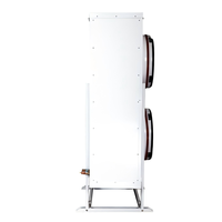 Radiateur de condensation à ailettes en cuivre avec cadre vertical blanc et quatre ventilateurs axiaux pour entrepôts frigorifiques à températures moyennes et basses