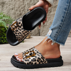 Nuevas Pantuflas de Moda de Primavera y Verano con Suela Gruesa, Diseño de Leopardo, Tacón Inclinado Antideslizante para Mujer, Modelo Thi916 - Product Image 1