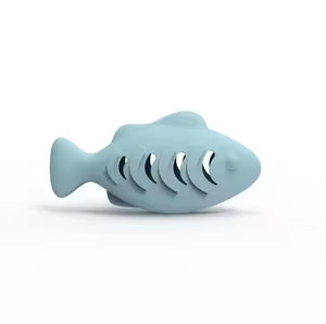 Juguete masticable de silicona ecológico en forma de pez para gatos, limpieza de dientes y roer, juguete para mascotas - Product Image 2
