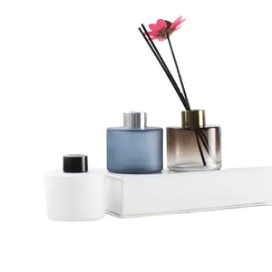 Bouteille de diffuseur de roseau de décor à la maison de saké chaud 100ml d'huile d'arôme de luxe parfum noir mat vide 150ml bouteille en verre d'aromathérapie