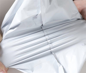 Precio de fábrica personalizado hidrofóbico estirable <span class=keywords><strong>Vinted</strong></span> bolsa de envío a prueba de humedad biodegradable sello seguro bolsa de mensajería de plástico - Product Image 3