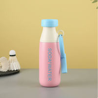 Bouteilles d'eau portables en acier inoxydable sans BPA de 520 ml à large ouverture pour enfants, réutilisables avec couvercle à bec verseur et paille, et corde en silicone