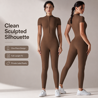 Nouveau body uni, très extensible, à manches courtes et fermeture éclair, idéal pour le fitness, la course à pied et le yoga, avec jambes courtes.