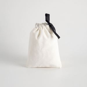 Sac de rangement pour bijoux en flanelle de coton, fourni directement par l'usine, avec fermeture à cordon, options multi-tailles, emballage de style tendance - Product Image 3