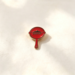 Pin de solapa de aleación de zinc al por mayor, broche de esmalte suave con logotipo personalizado para decoración de ropa - Product Image 4