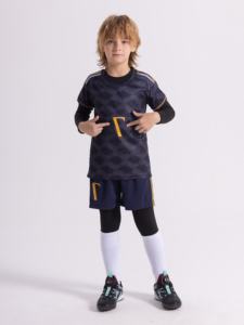 4 Pezzi Tute da <span class=keywords><strong>Calcio</strong></span> Personalizzate di Alta Qualità per Bambini N.7, Vendita all'Ingrosso, Nuovo Servizio di Taglio Automatizzato per Ragazzi - Product Image 4