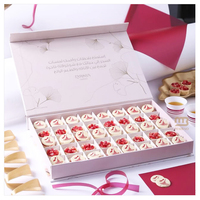 Boîte cadeau unique de chocolat sucré de la Saint-Valentin Emballage en papier de luxe Boîte à bonbons divisée Boîte à bonbons d'emballage de chocolat pour dessert personnalisée