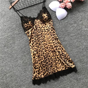 Ensemble de pyjama OEM en soie imprimé léopard noir avec nœuds pour l'été – Vente en gros - Product Image 5