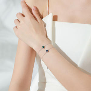 Bracelet chaîne en argent sterling S925 avec zircon rectangulaire émeraude pour femmes - Bijoux classiques et simples, version en cuivre personnalisable - Product Image 2