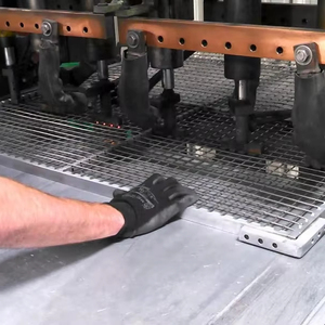 Yüksek kaliteli açık bahçe çiftlik kaynaklı tel örgü Panel çit galvanizli çelik Metal bükme paneli çelik çit açık kesme - Product Image 5