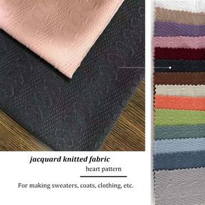 德国毛衣加厚抗皱纱夹克针织爱心提花面料98% 涤纶2% 氨纶服装材料 - Product Image 4
