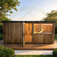 Ruang Mandi Luar Ruangan Mewah Cedar dengan Kombinasi Sauna, Kamar Mandi dan Sauna dengan Tungku Kayu